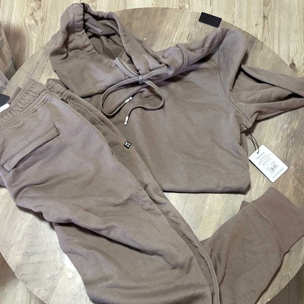 Men’s Tommy John Taupe Hoodie and Jogger Set